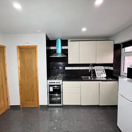 Full Studio Near Heathrow Airport & London Hayes  Exterior photo