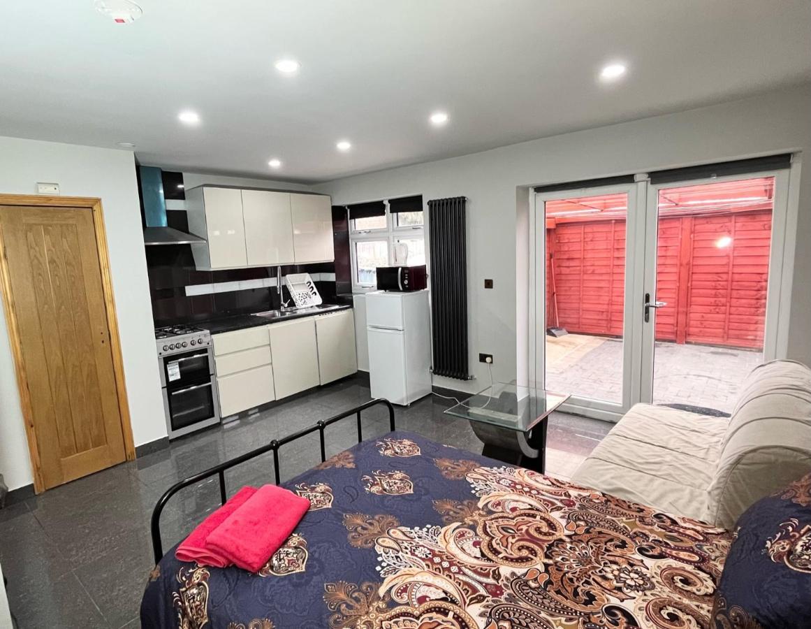 Full Near Heathrow Airport & London Apartment Hayes (Greater London)